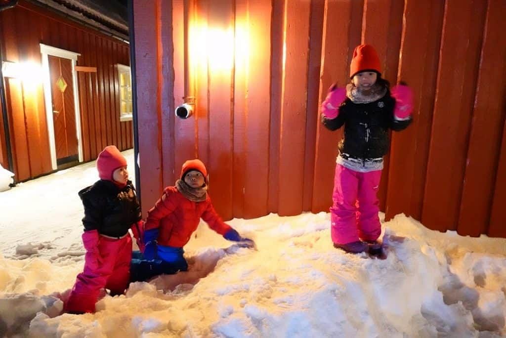 Watching Aurora With Kids From The Warmth of Cabin Hotel 3